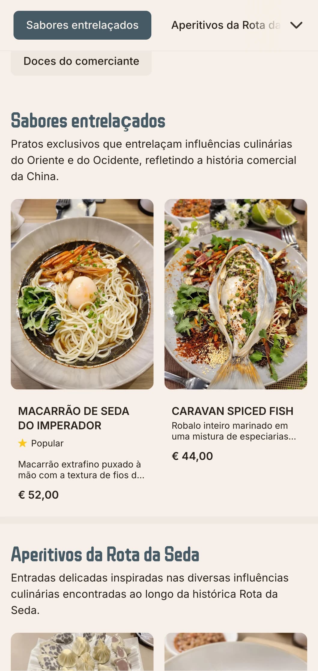 Design elegante do cardápio chinês inspirado nas tradições da seda, com texturas refinadas para experiências gastronômicas de alto nível.