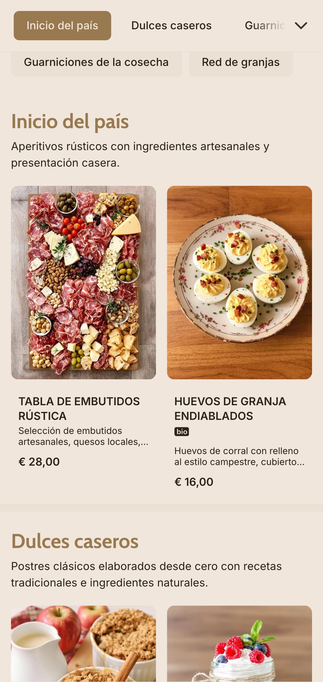 Cálido catering de inspiración rural con platos abundantes, servicio familiar y presentación rústica para bodas en granero y eventos en el campo.