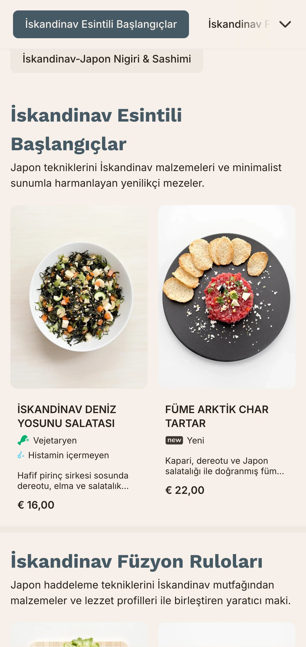 Japon geleneklerini İskandinav minimalizmiyle birleştiren çağdaş füzyon suşi menüsü, temiz çizgiler ve sessiz maviler içeriyor.