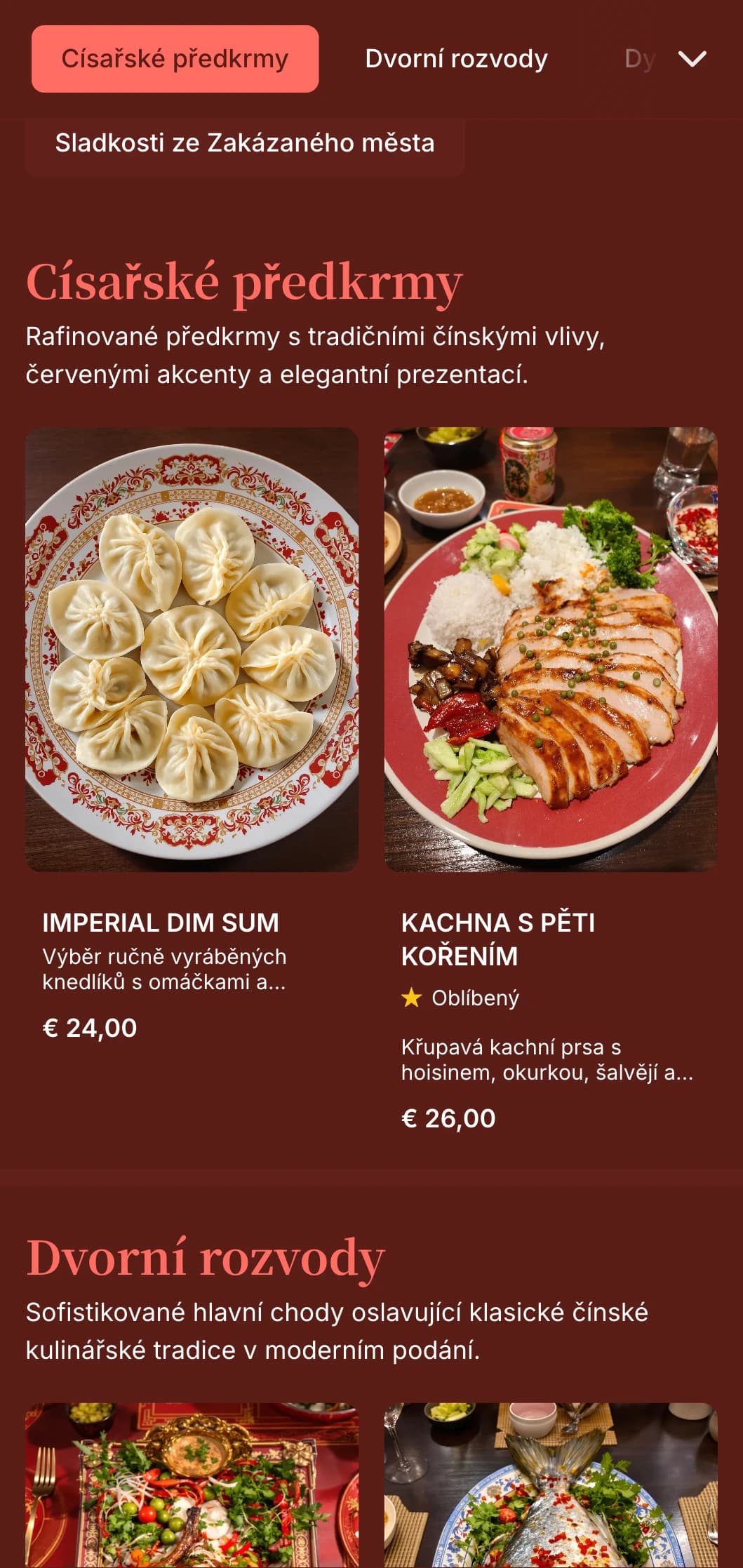 Elegantní menu inspirované čínskou kuchyní se sytě červenými tóny a tradičními východními prvky, ideální pro luxusní čínské restaurace.