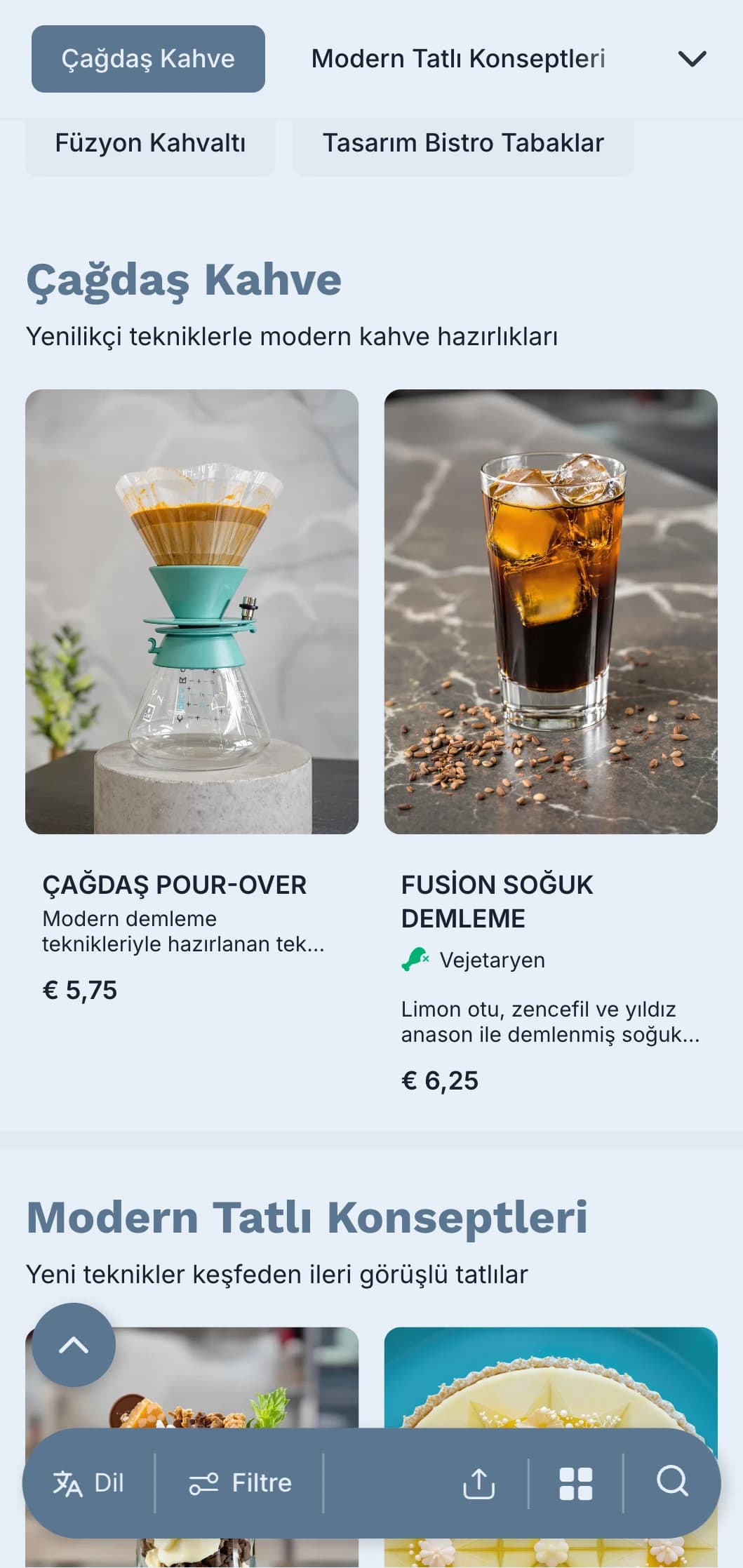 Modern bistrolar ve füzyon kafeler için deniz mavisi vurgulara sahip temiz ve çağdaş tasarım.