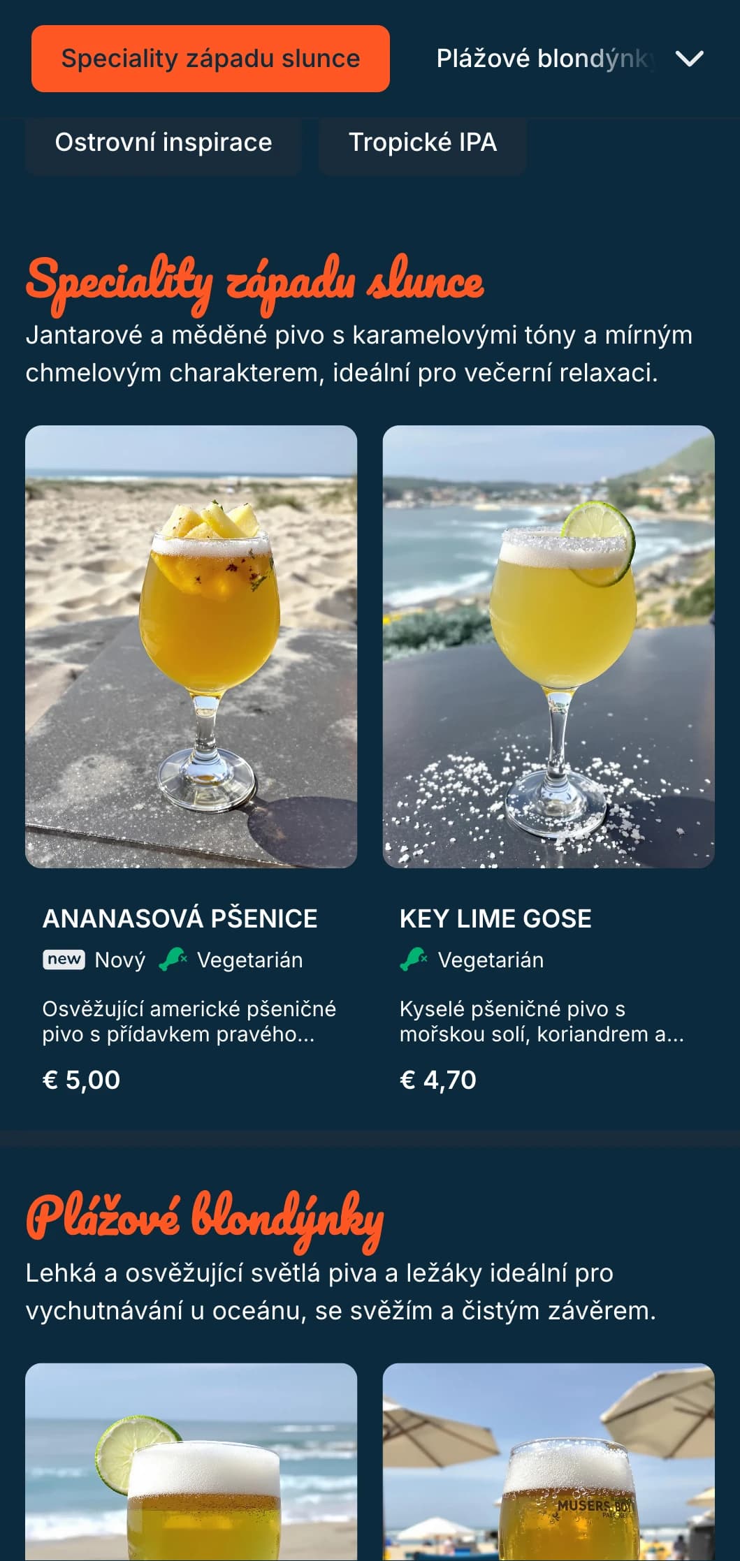 Lehký a osvěžující design pro bary u oceánu a pobřežní pivovary s modrými odstíny a bezstarostnou estetikou.