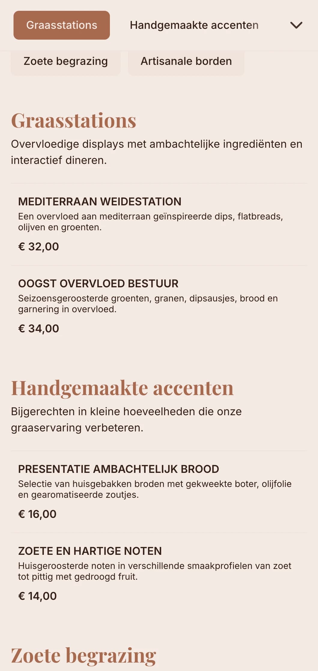 Creatieve tafels en borden met ambachtelijke kazen, vleeswaren en handgemaakte hapjes voor sociale bijeenkomsten.
