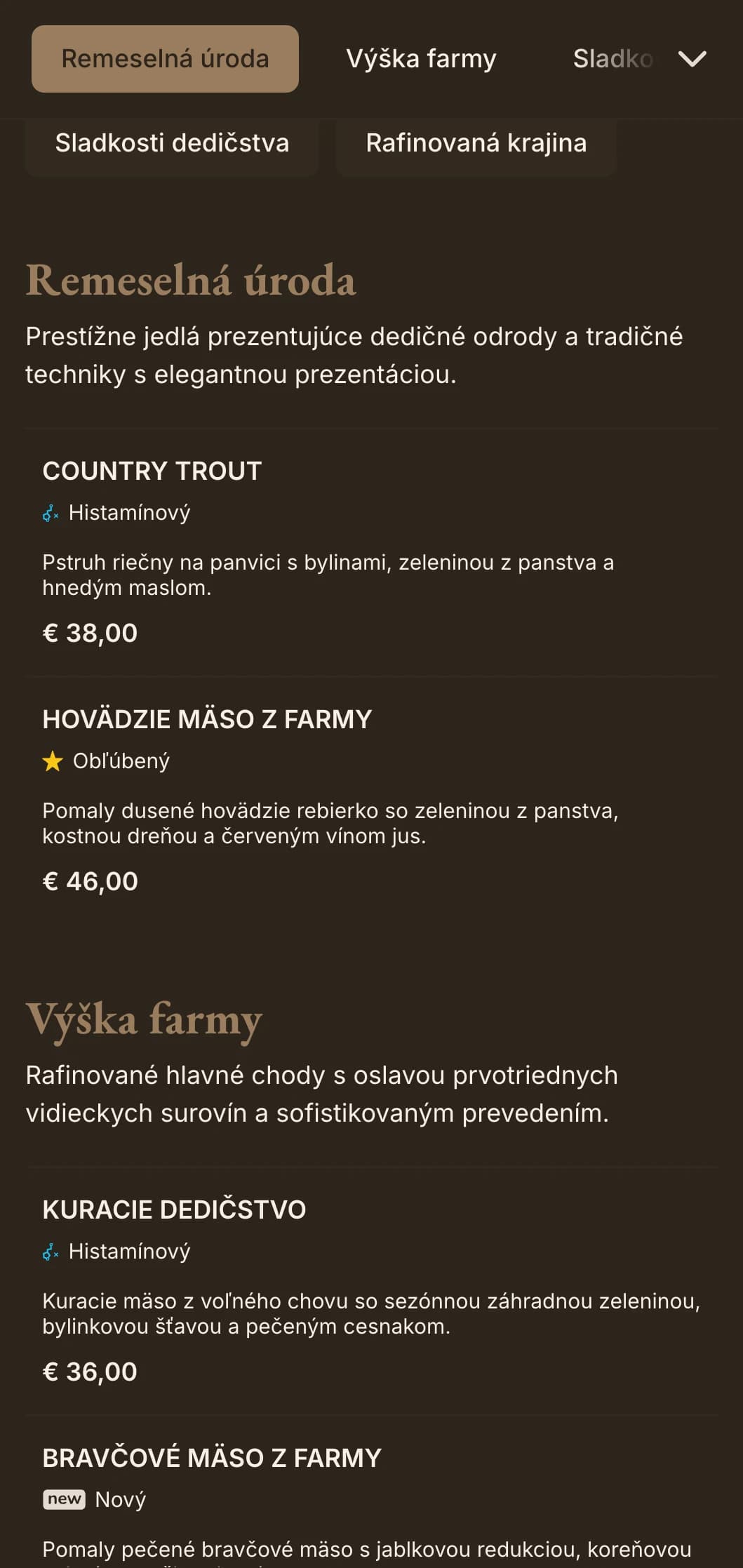 Sofistikovaná interpretácia vidieckej elegancie s rafinovanými rustikálnymi prvkami a teplými luxusnými akcentmi.