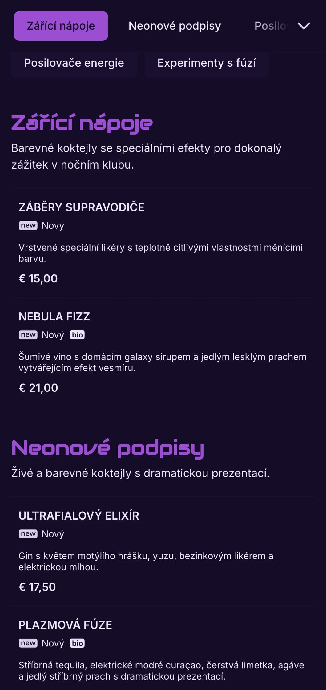 Vysoce kontrastní fialovo-černý design s neonovými prvky pro moderní koktejlové bary.