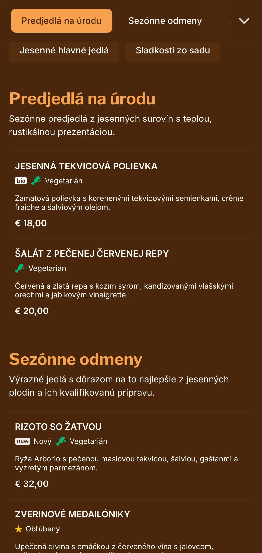 Teplé, jeseňou inšpirované večerné menu so sýtymi jantárovými tónmi, ideálne pre sezónnu kuchyňu a reštaurácie zamerané na úrodu.