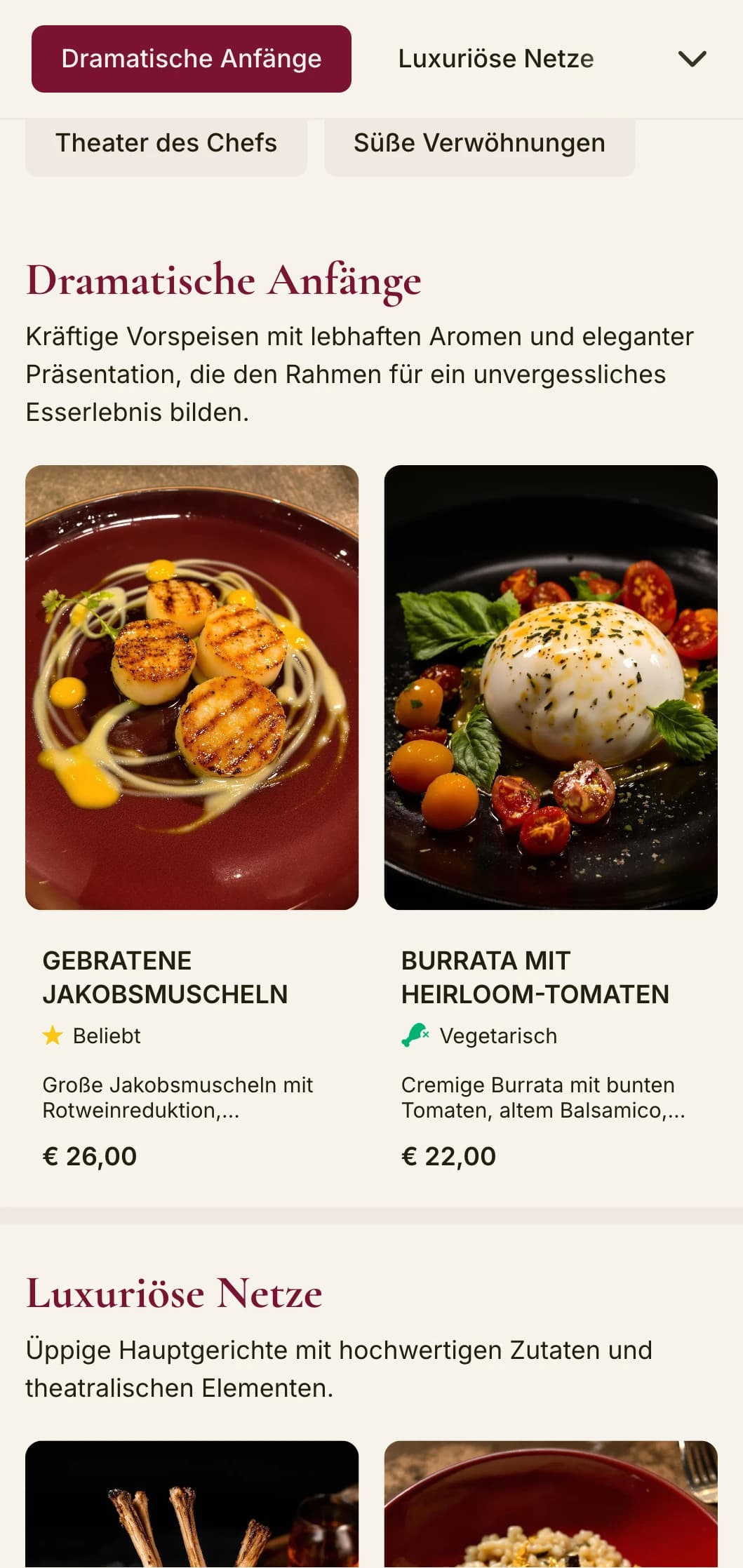 Ein kühnes und dramatisches Abendmenü mit tiefroten Tönen und luxuriösen Elementen, das für gehobene Restaurants mit theatralischem Flair konzipiert wurde.
