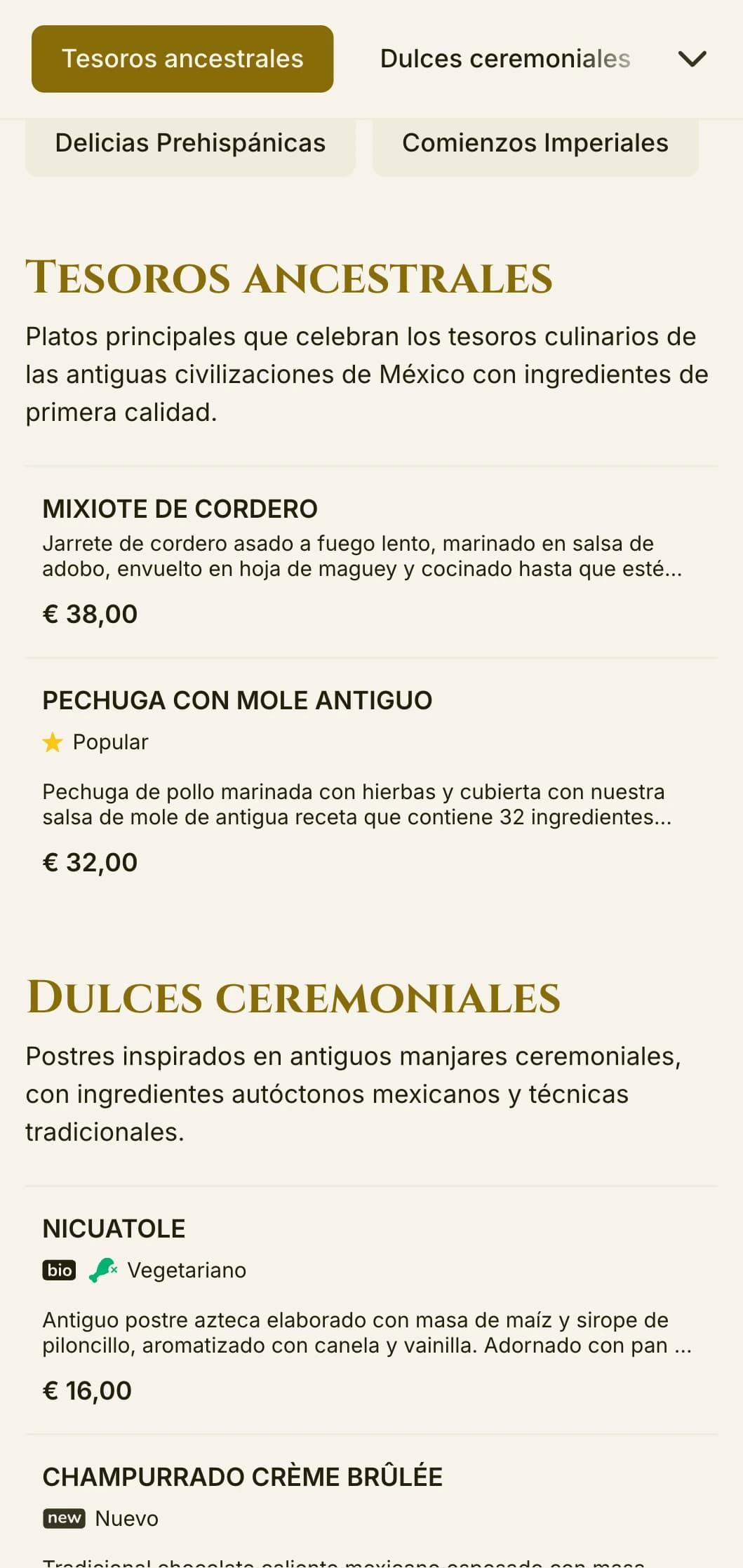 Elegante menú inspirado en la antigua cultura azteca con lujosos detalles dorados, simbología histórica y platos tradicionales de primera calidad en pergamino de marfil.