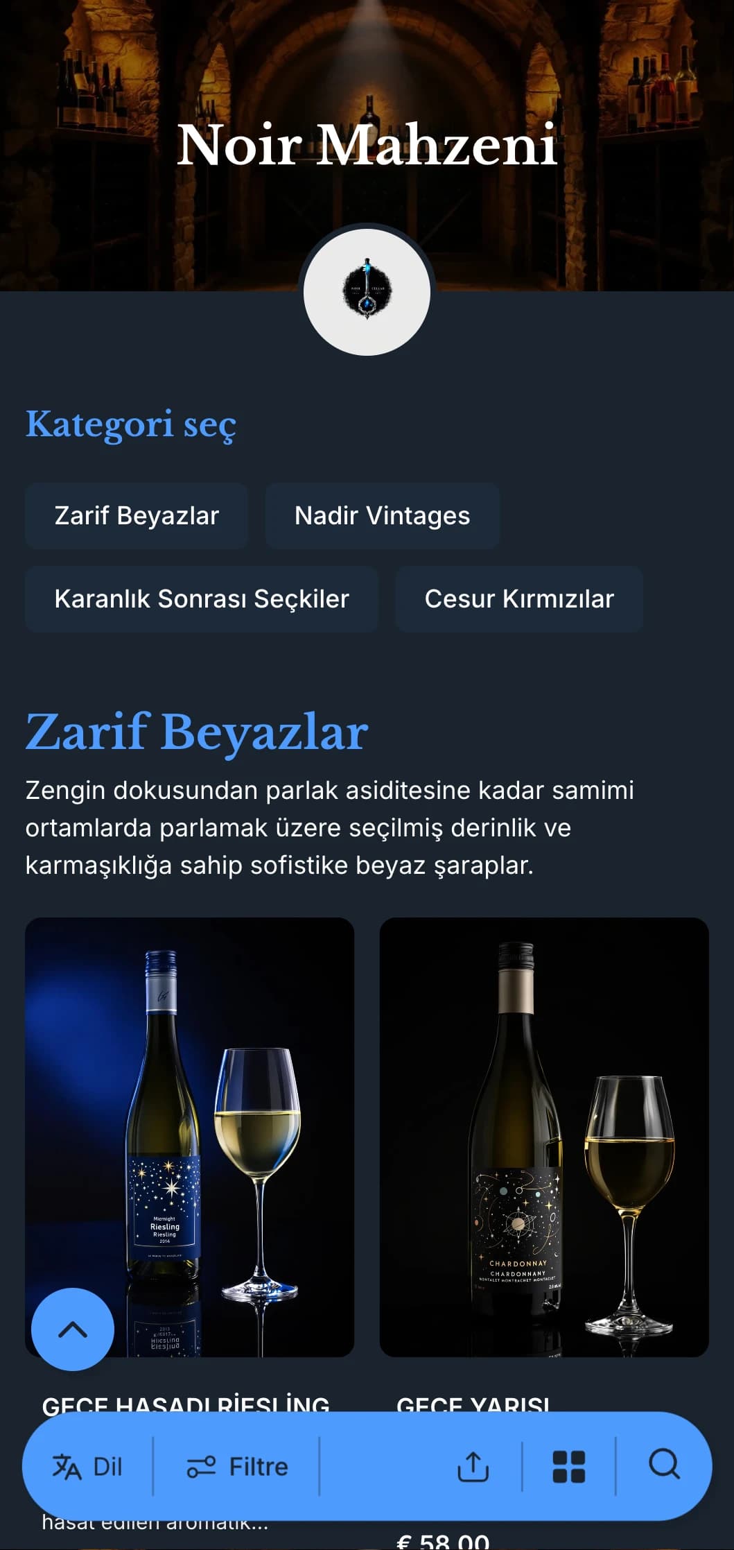 Koyu lacivert arka plana karşı çarpıcı mavi vurgulara sahip sofistike, koyu temalı şarap listesi şablonu, samimi şarap salonları ve akşam mekanları için ideal.