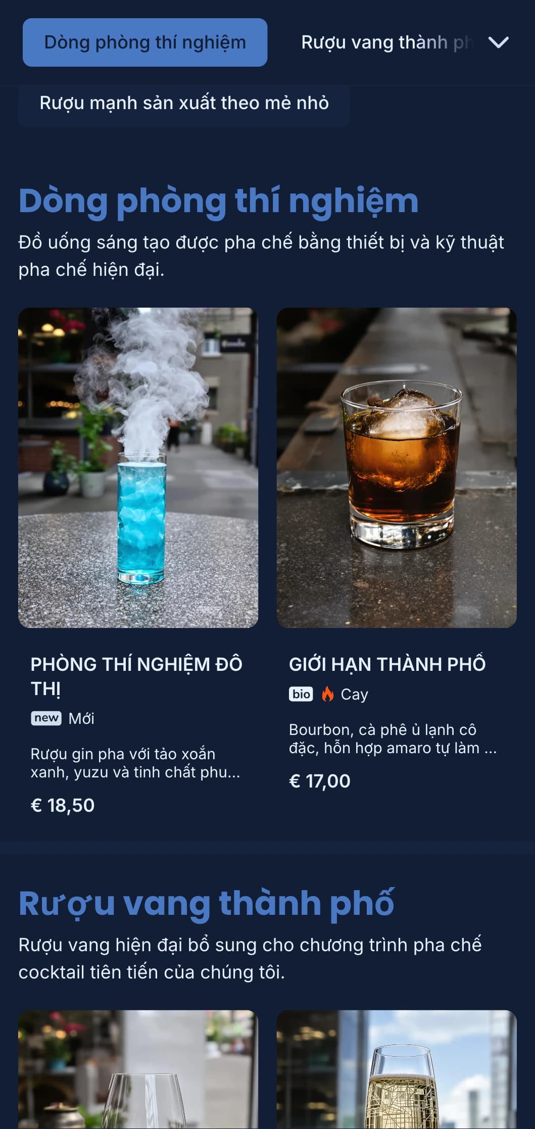 Thiết kế màu xanh sạch sẽ, có cấu trúc với họa tiết hình học dành cho các quán bar hiện đại ở thành thị.
