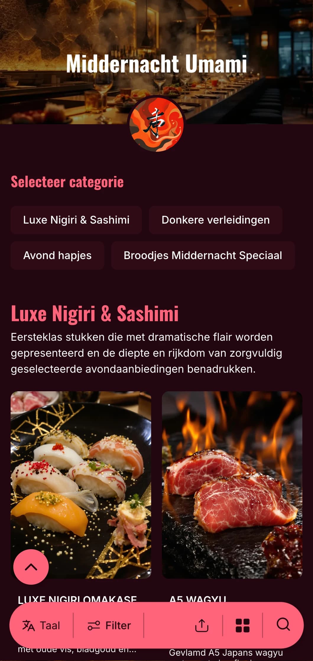 Luxueuze late sushi-ervaring met gedurfde contrasten, met rijk bordeauxrood en heldere accenten tegen een diepe achtergrond.