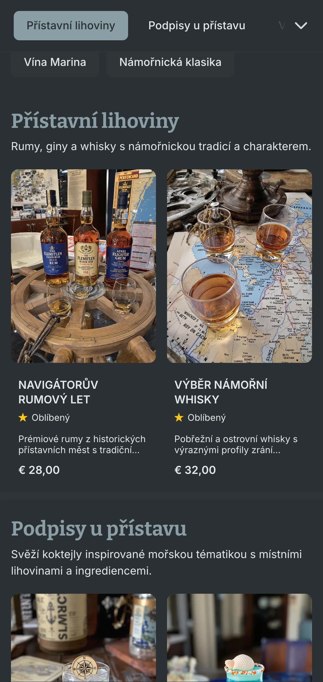 Modrošedý design s texturou zvětralého dřeva pro místa v docích.