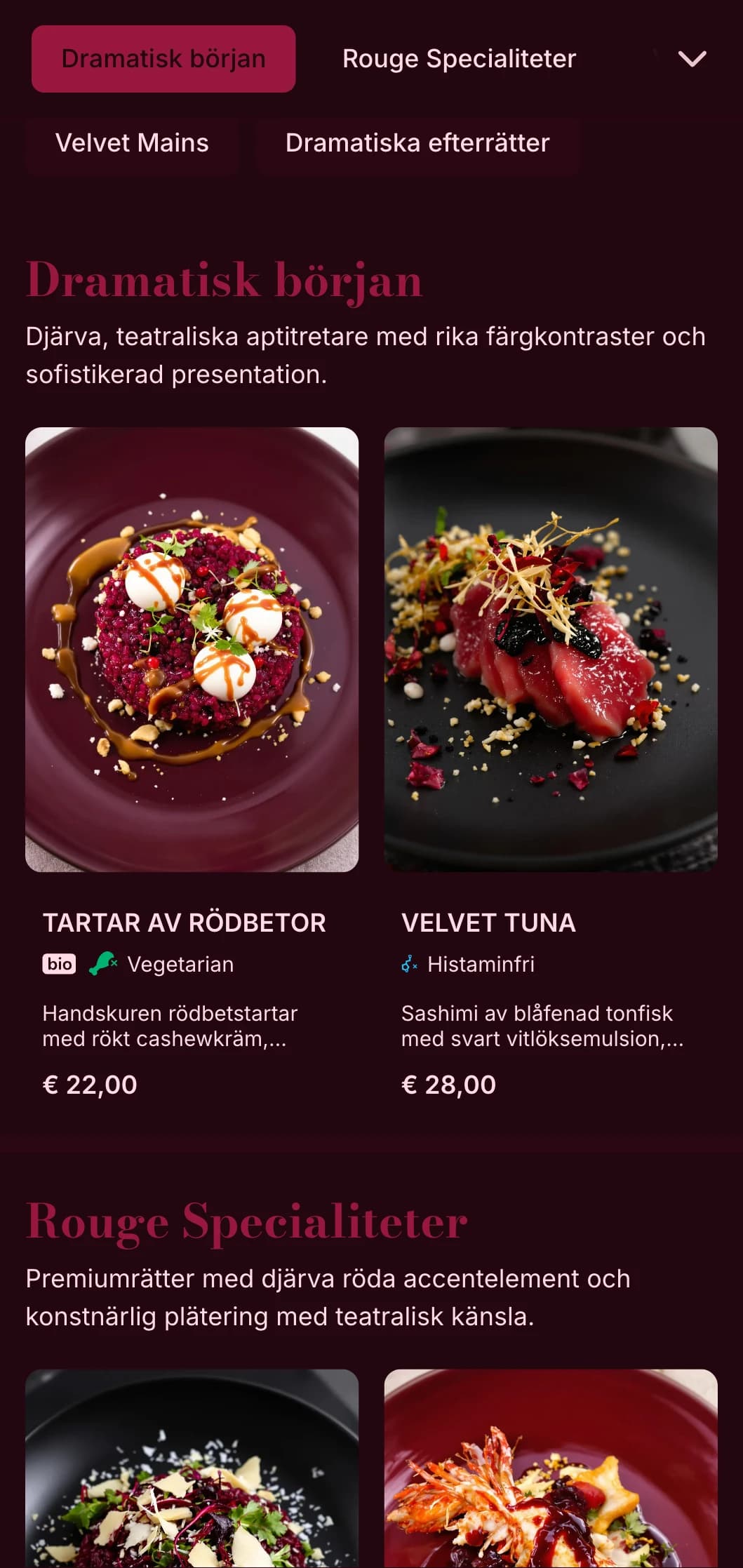En rik, teatralisk matupplevelse med djupröda sammetstoner och dramatiska presentationselement.