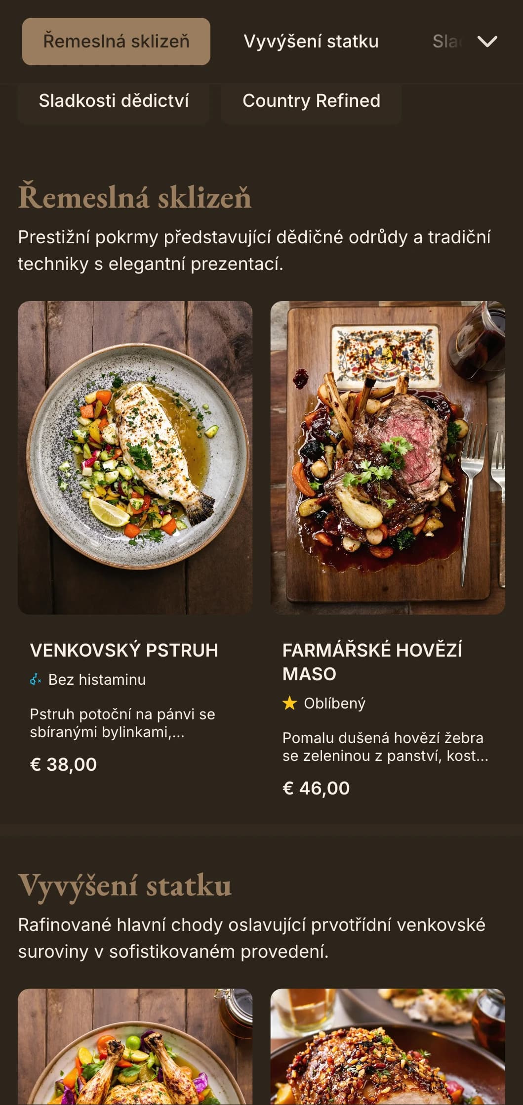 Sofistikovaná interpretace venkovské elegance s rafinovanými rustikálními prvky a hřejivými luxusními akcenty.