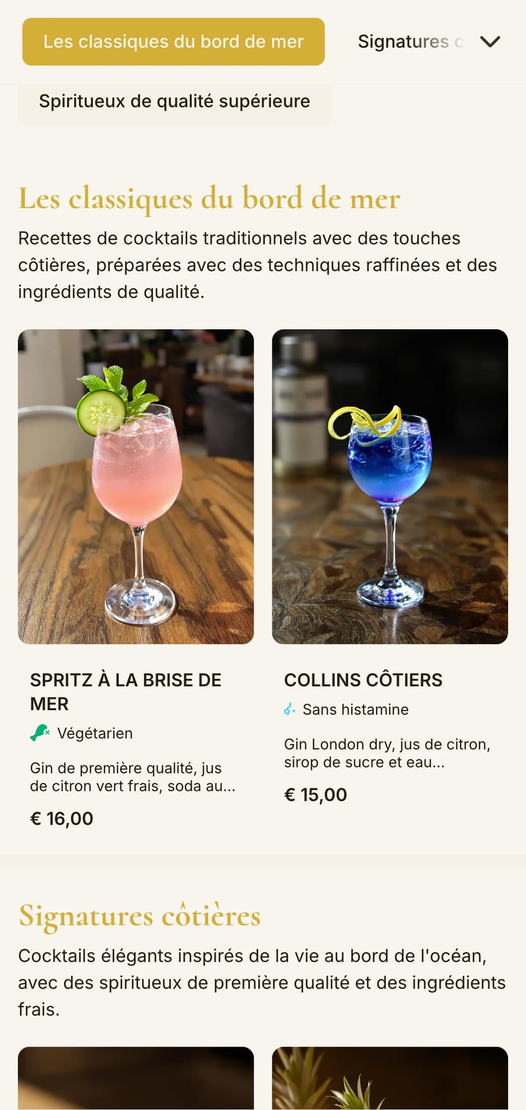 Un design sophistiqué, d'inspiration côtière, pour les bars de plage et de villégiature haut de gamme, avec une typographie élégante et des accents dorés.