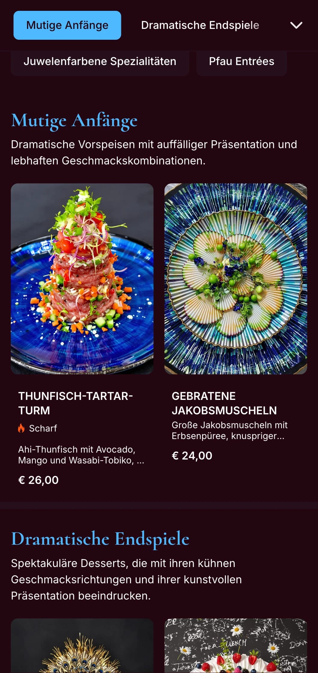 Ein auffälliges pfauenblaues Menü mit satten Juwelentönen und dramatischem Design, das für Restaurants mit kühnem Charakter entwickelt wurde.