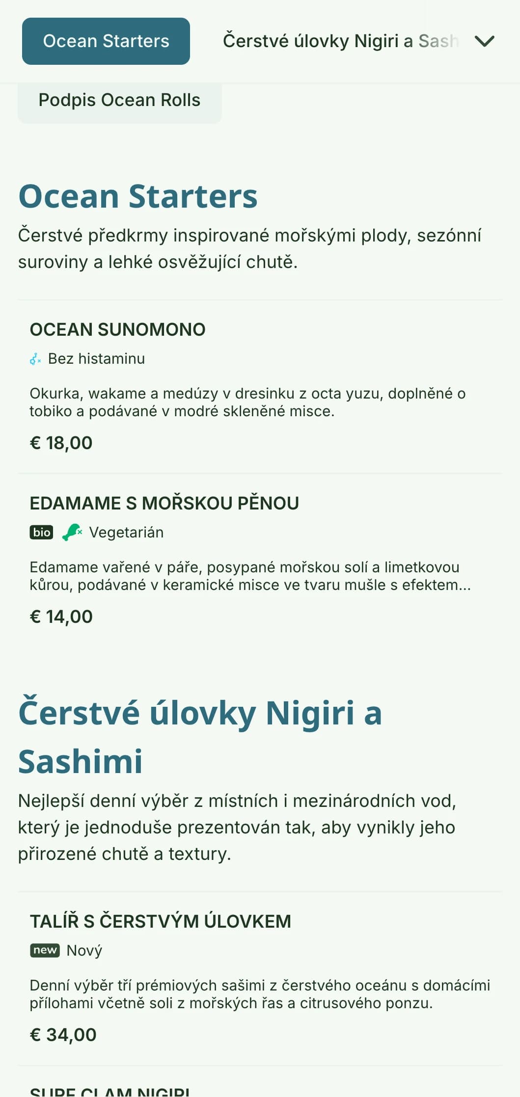 Svěží a zářivý design menu sushi inspirovaný barvami oceánu s uklidňující modrou paletou ideální pro podniky zaměřené na mořské plody.