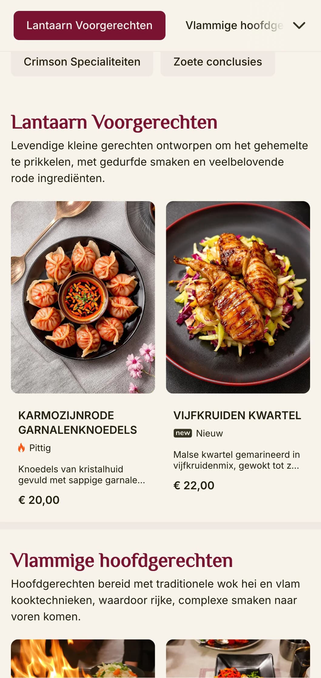 Gedurfd en dramatisch Chinees menuontwerp met opvallende rode elementen geïnspireerd op traditionele lantaarns, ideaal voor authentieke Chinese eetervaringen.
