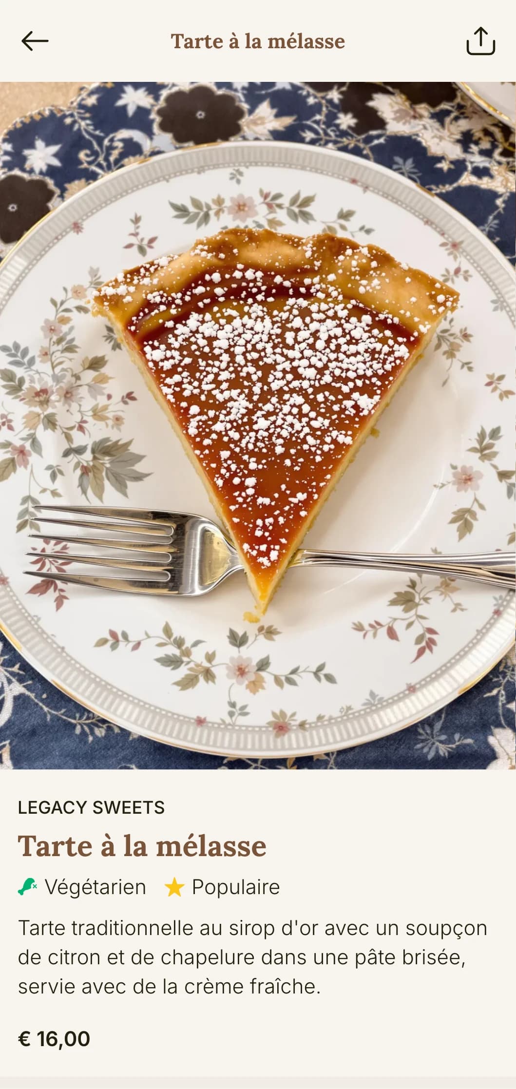 Modèle de brunch traditionnel avec des éléments anciens, conçu pour les lieux historiques et les cafés ayant un patrimoine culinaire.