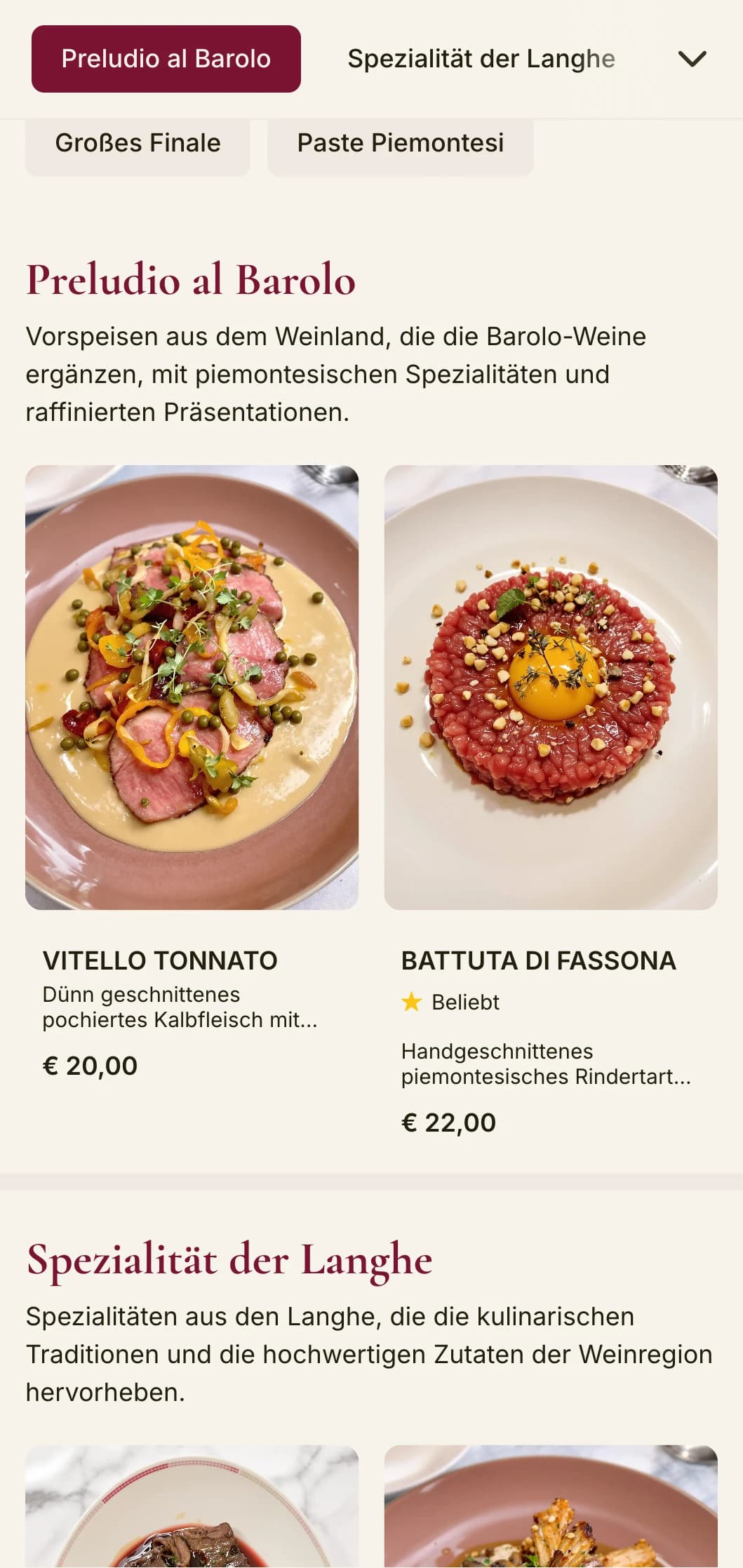 Anspruchsvolles Design mit tiefen Rottönen, die die berühmte Barolo-Weintradition des Piemonts feiern.