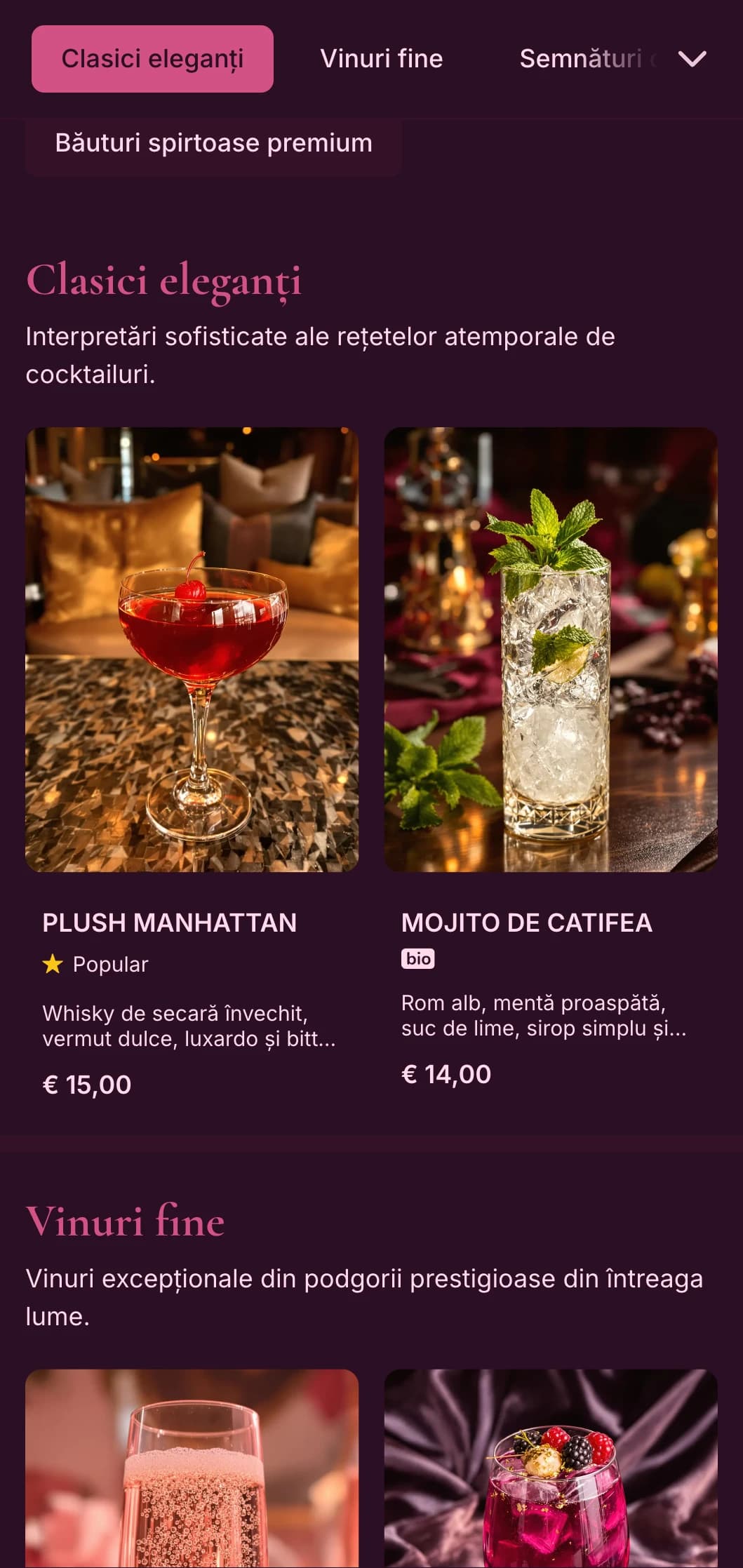 Design burgundy bogat cu texturi plușate pentru saloane de cocktail sofisticate.