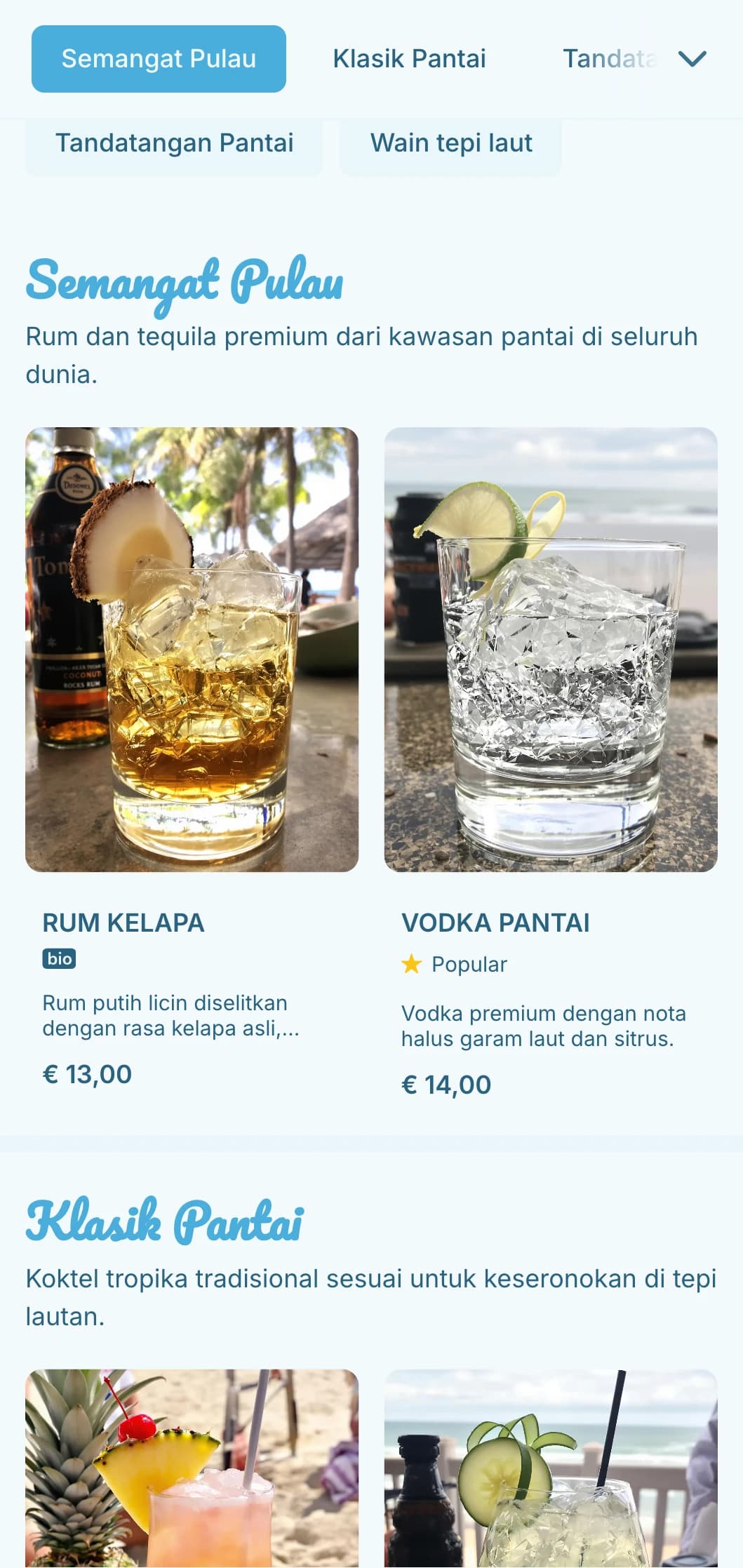 Reka bentuk biru yang menyegarkan dengan unsur pantai untuk bar tepi pantai.
