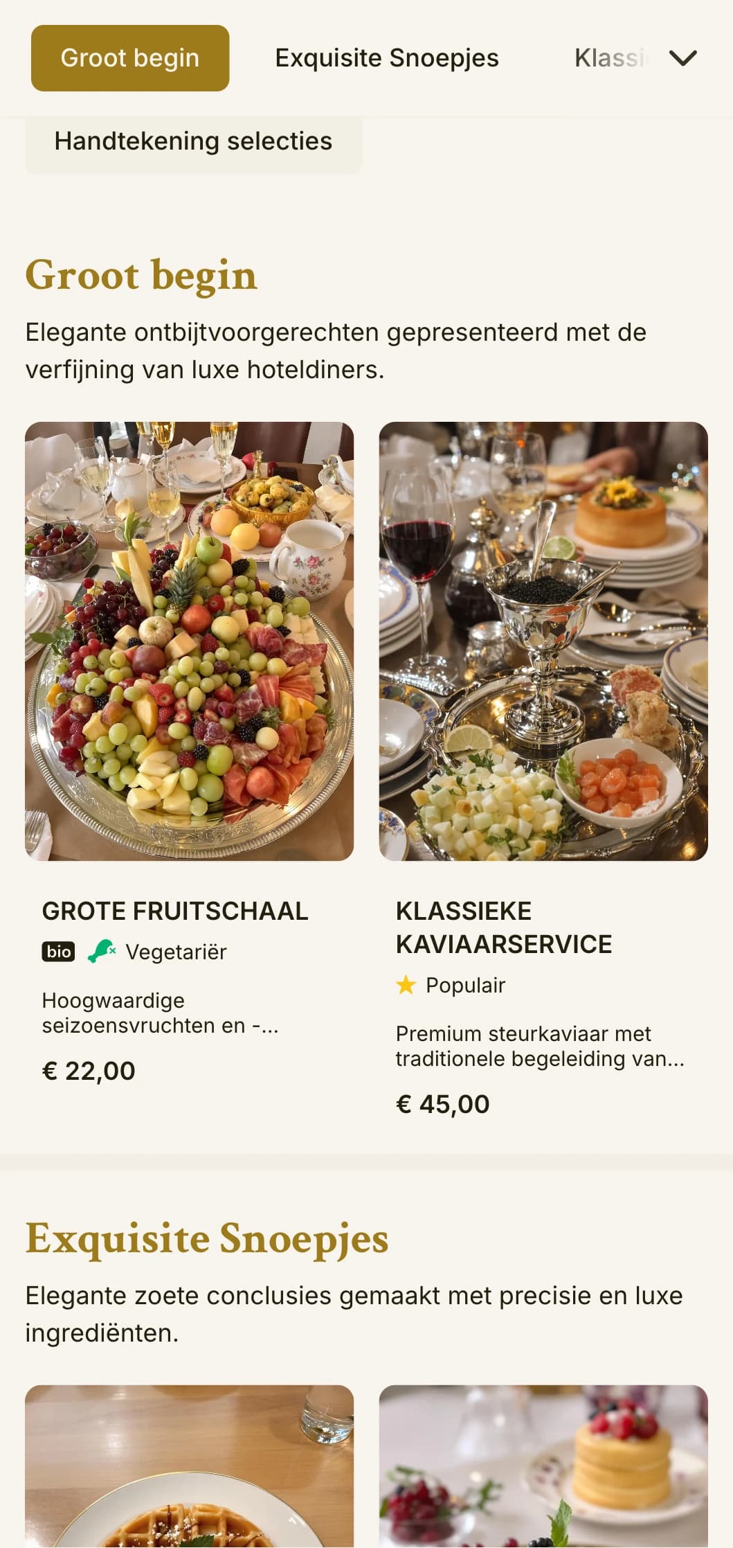 Verfijnd ochtenddiner met eersteklas ingrediënten en elegante presentatie in de traditie van een groot hotel.