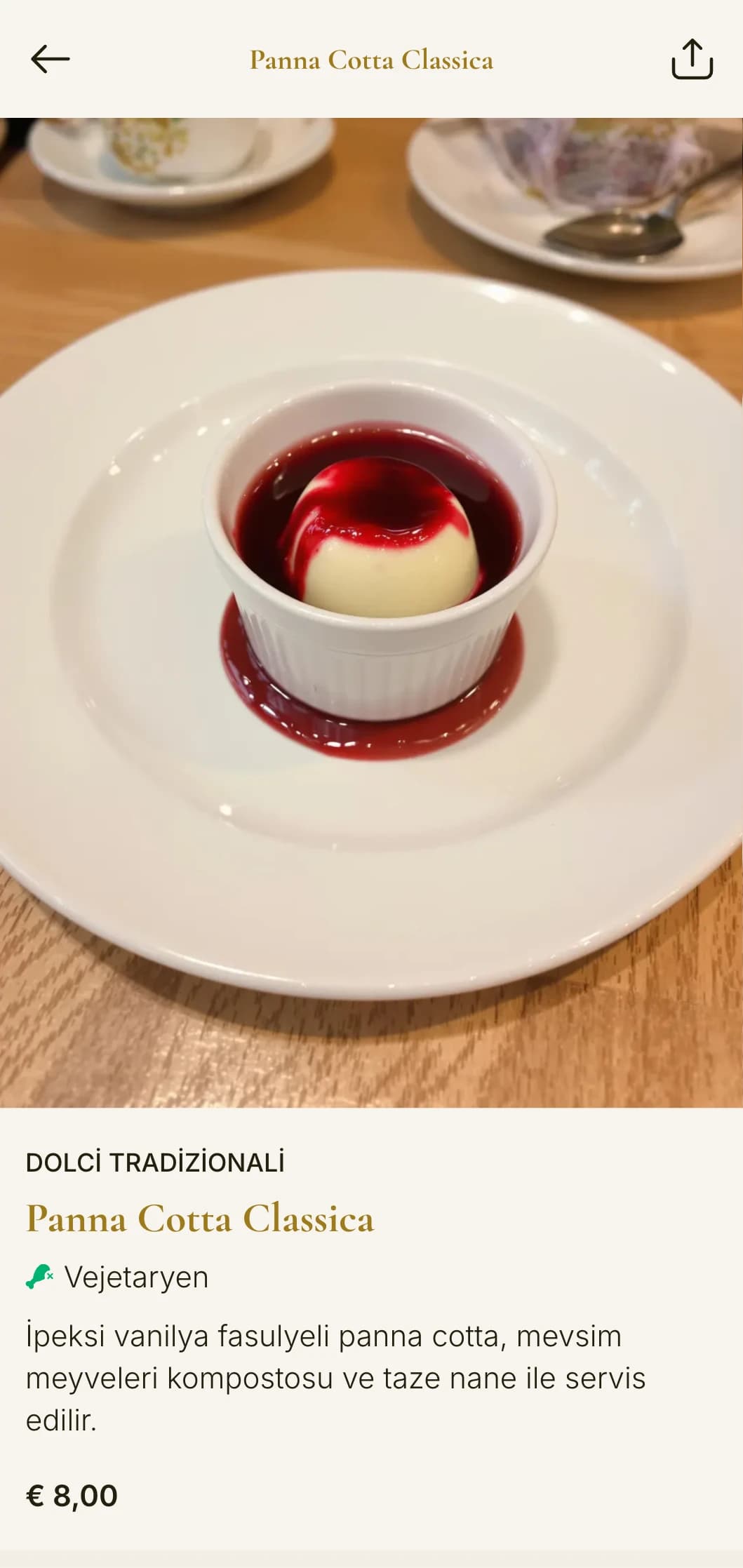 Altın vurgulara ve klasik tipografiye sahip geleneksel İtalyan trattoria tarzı menü, aile işletmeleri için idealdir.