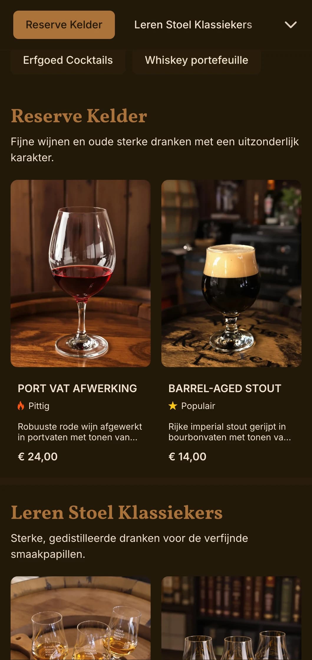 Rijk walnootbruin ontwerp met lederen texturen voor traditionele spirit lounges.