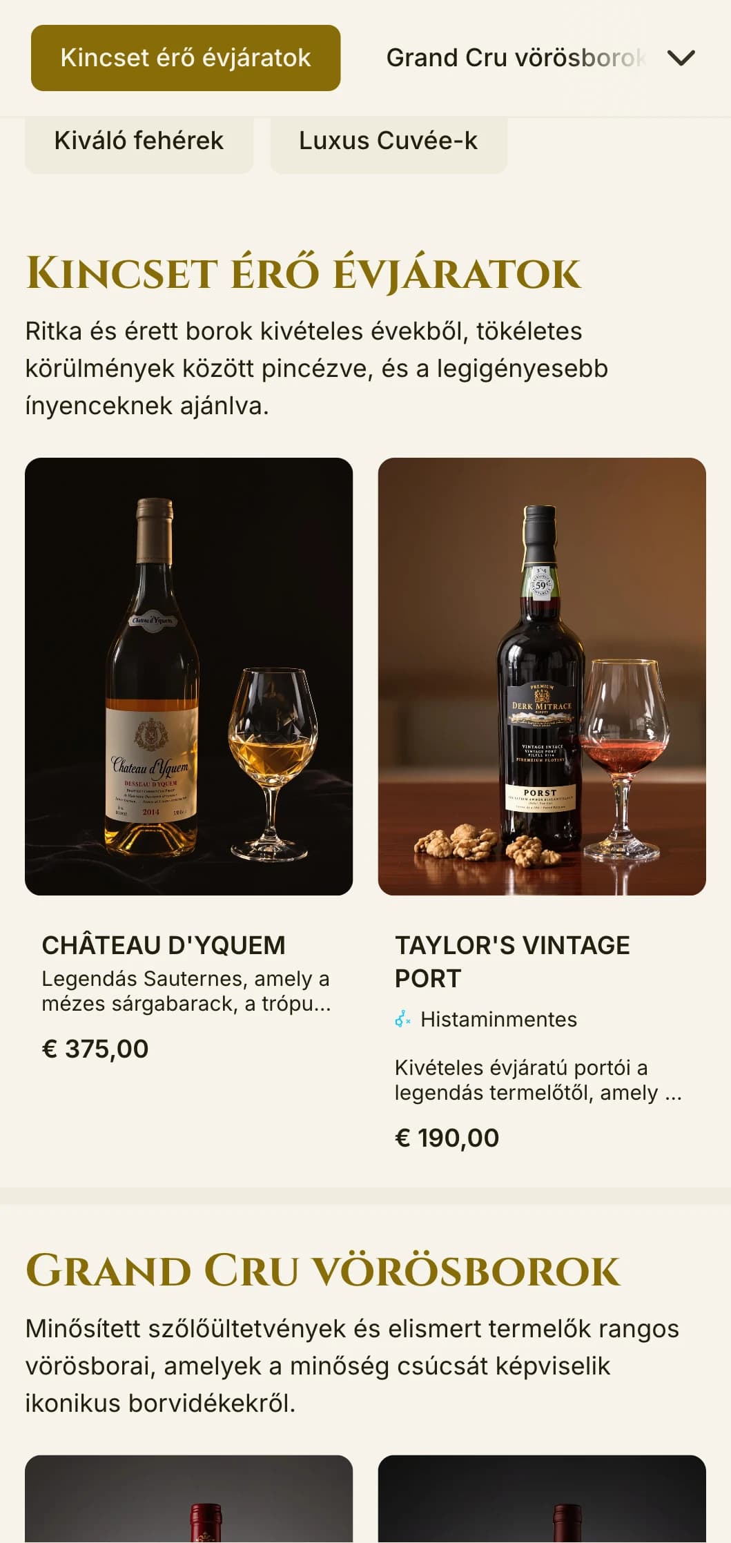 Opulens drámai borlap sablon gazdag vörös és arany akcentusokkal, ideális a luxusétkezésekhez és a prémium borélményekhez.