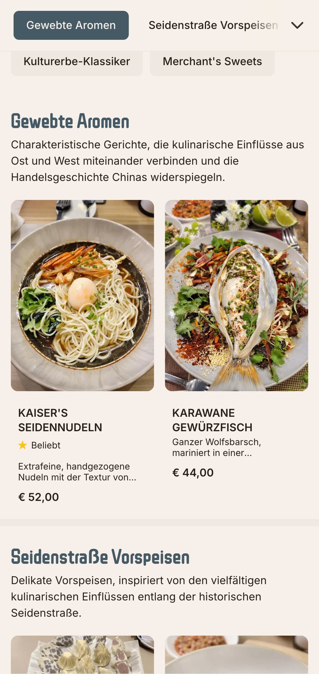 Elegantes chinesisches Menüdesign, inspiriert von Seidentraditionen, mit raffinierten Texturen für gehobene Esserlebnisse.