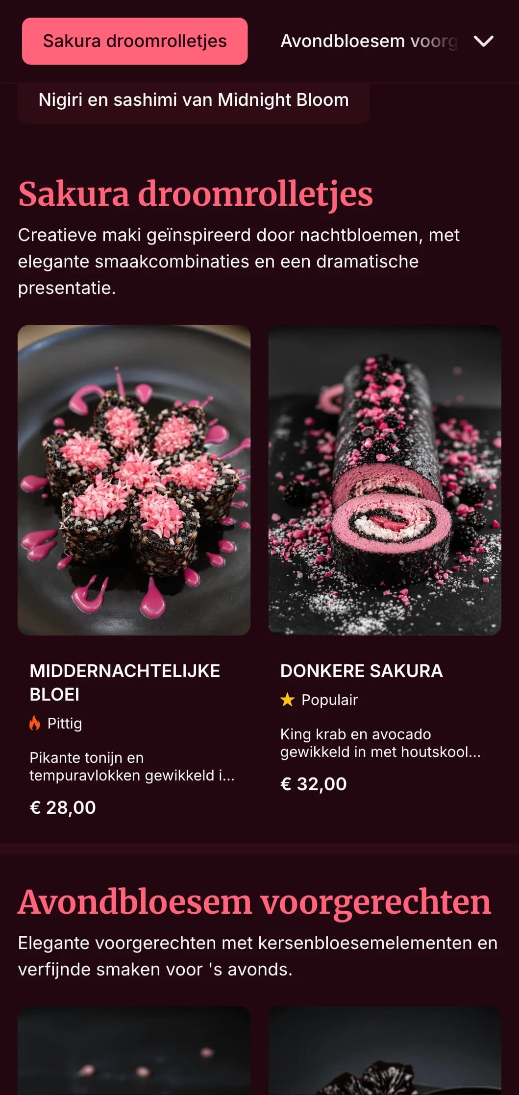 Elegante sushibeleving 's avonds met dramatische kersenbloesemmotieven tegen diep bordeauxrood voor een chic diner.