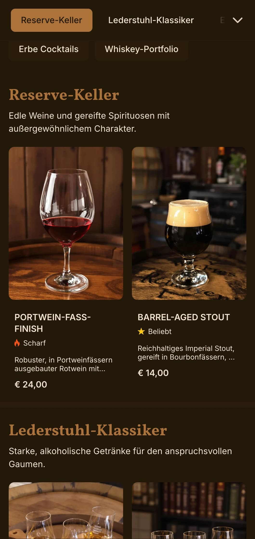 Reichhaltiges walnussbraunes Design mit Ledertexturen für traditionelle Lounges.