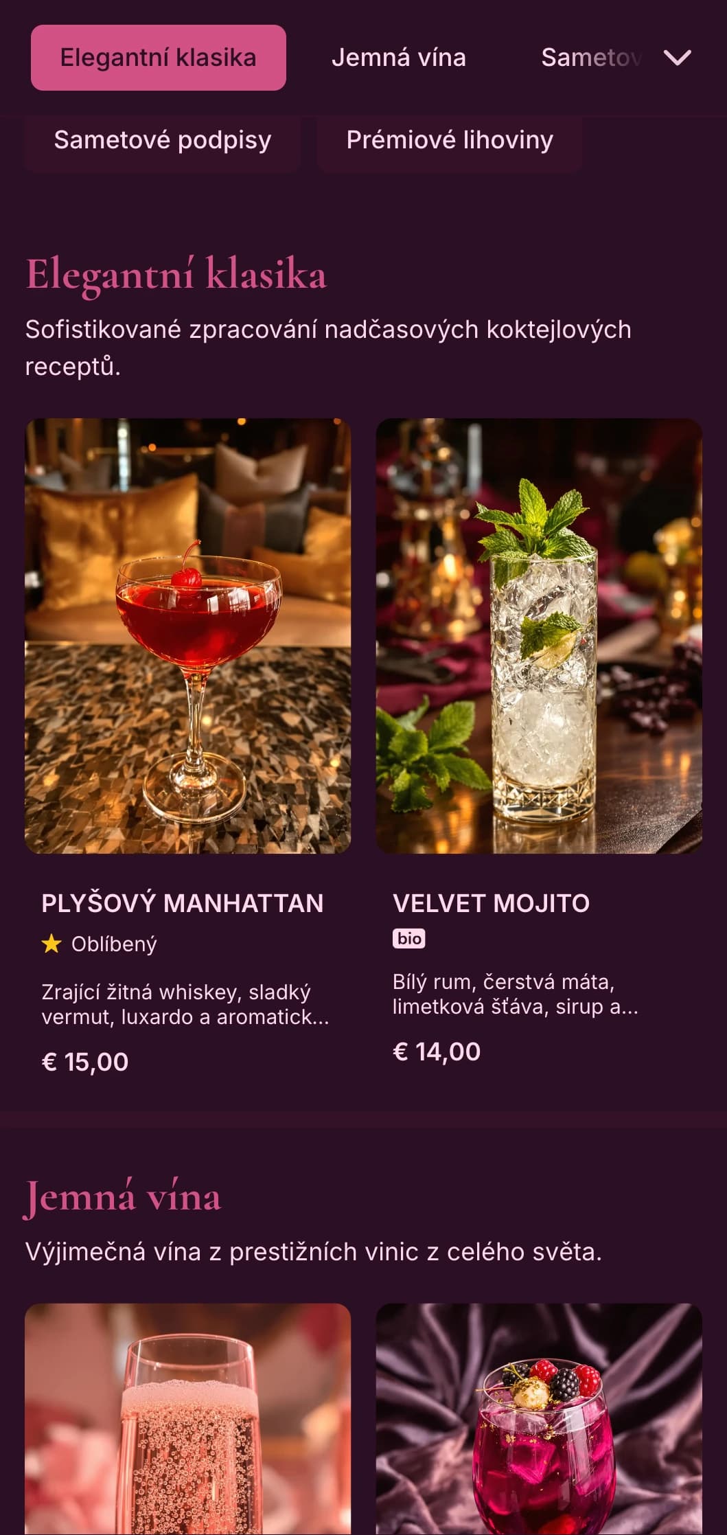 Sytě vínový design s plyšovými texturami pro sofistikované koktejlové salonky.