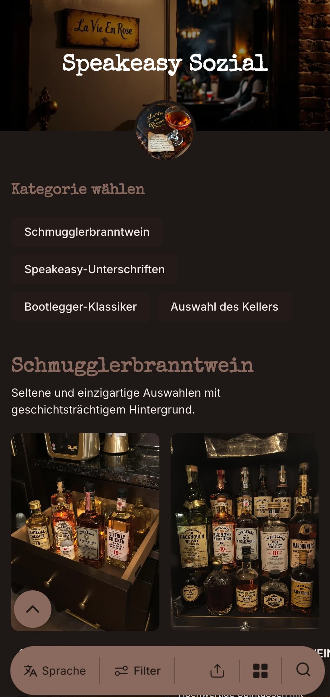 Dunkles, geheimnisvolles Design mit Vintage-Schreibmaschinen-Elementen für versteckte Cocktailbars.
