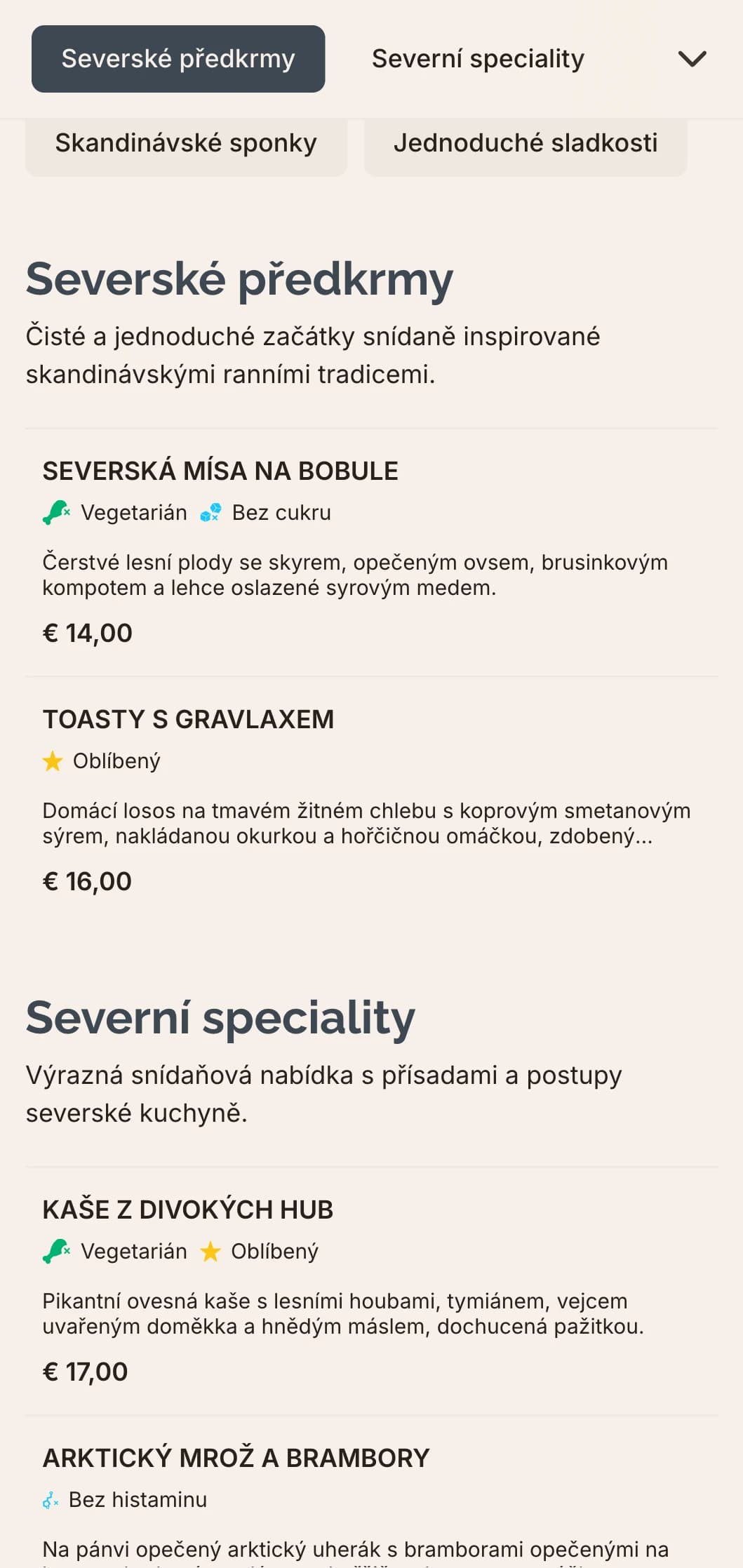 Snídaně inspirovaná skandinávskou kuchyní s čistými chutěmi, jednoduchými ingrediencemi a decentní prezentací.
