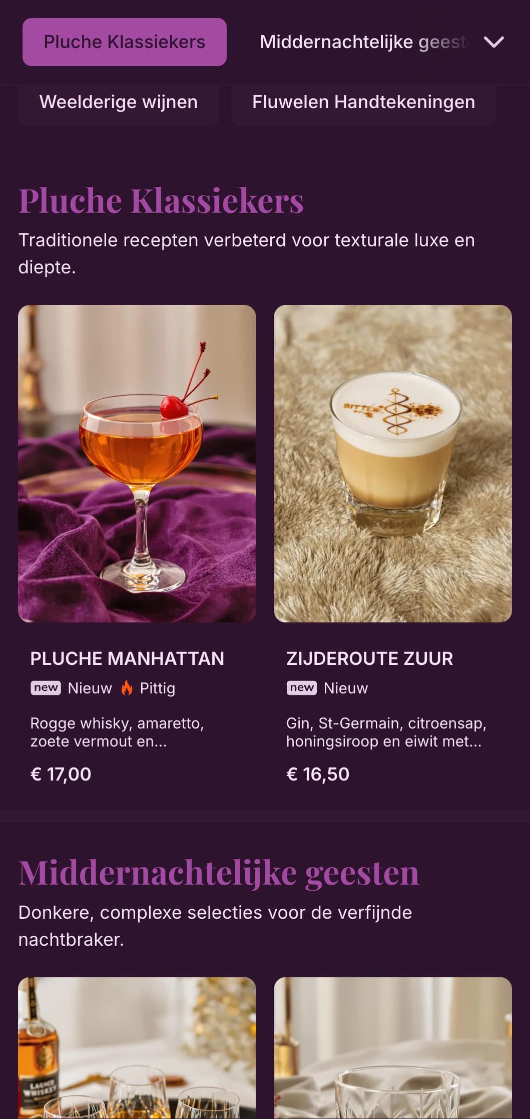 Luxueus paars ontwerp met fluwelen texturen voor intieme speakeasy-locaties.