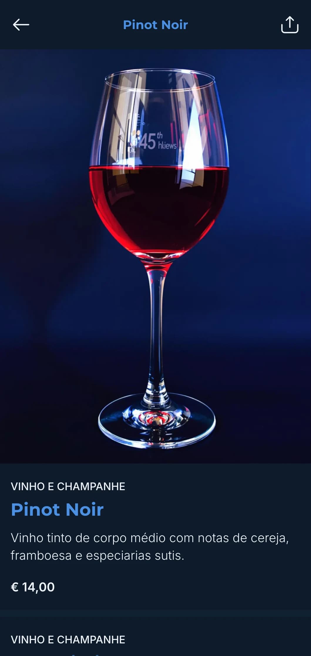 Menu de coquetéis sofisticados com tons de azul profundo para locais de vida noturna de luxo.
