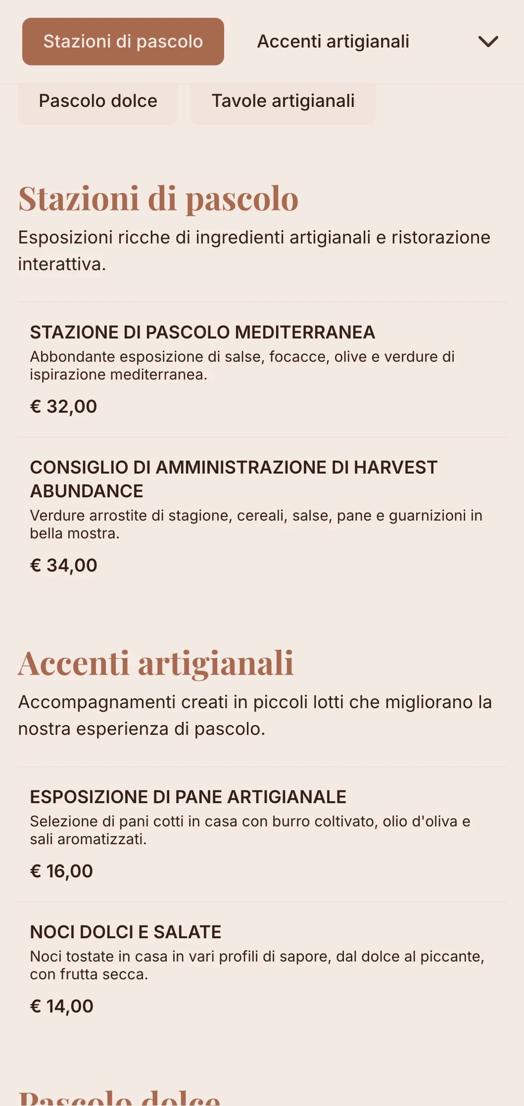 Tavoli da pranzo e tavole creative con formaggi artigianali, salumi e accompagnamenti fatti a mano per gli incontri sociali.
