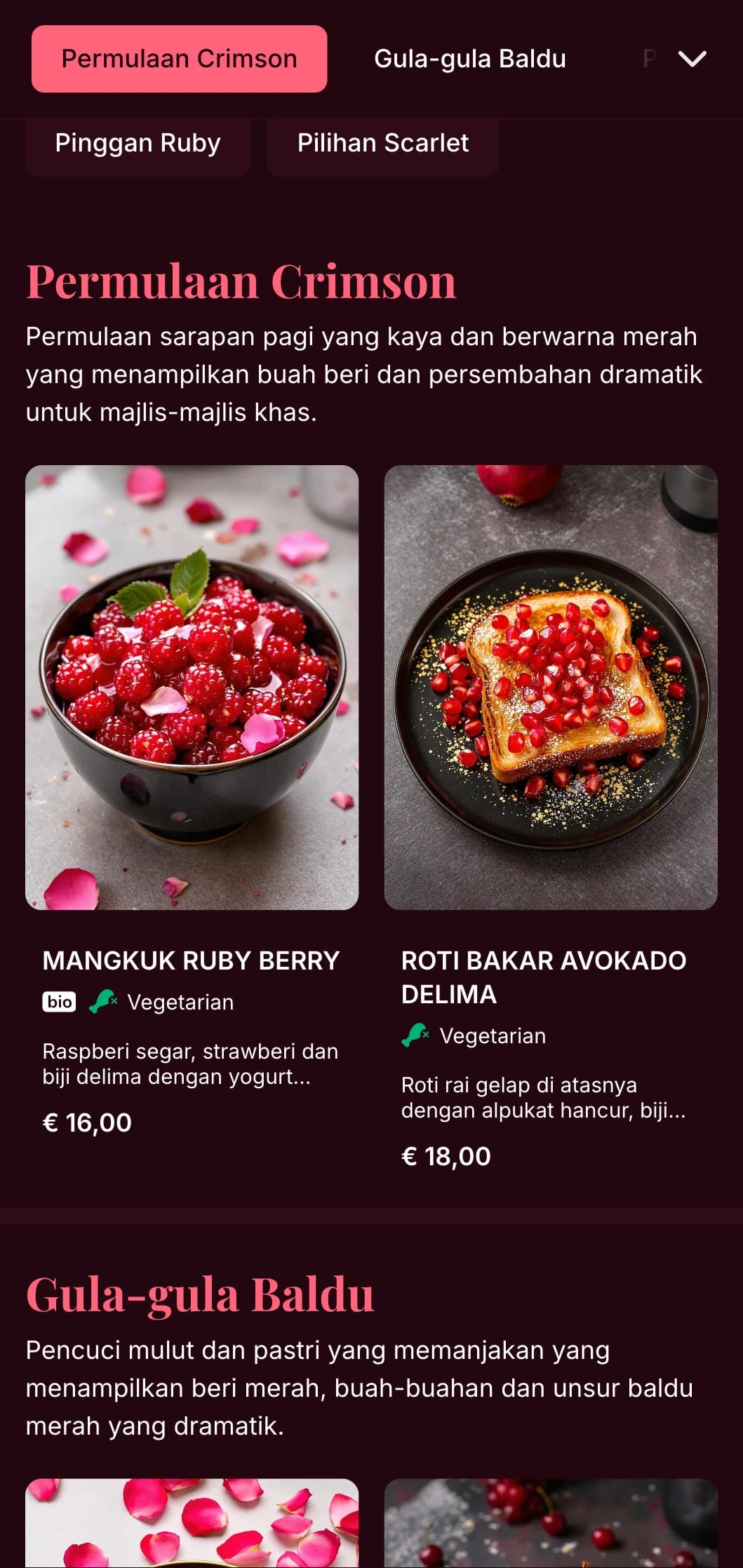 Templat makan tengah hari yang kaya dengan tona merah dengan butiran mewah, sesuai untuk tetapan makan tengah hari romantis dan majlis khas.