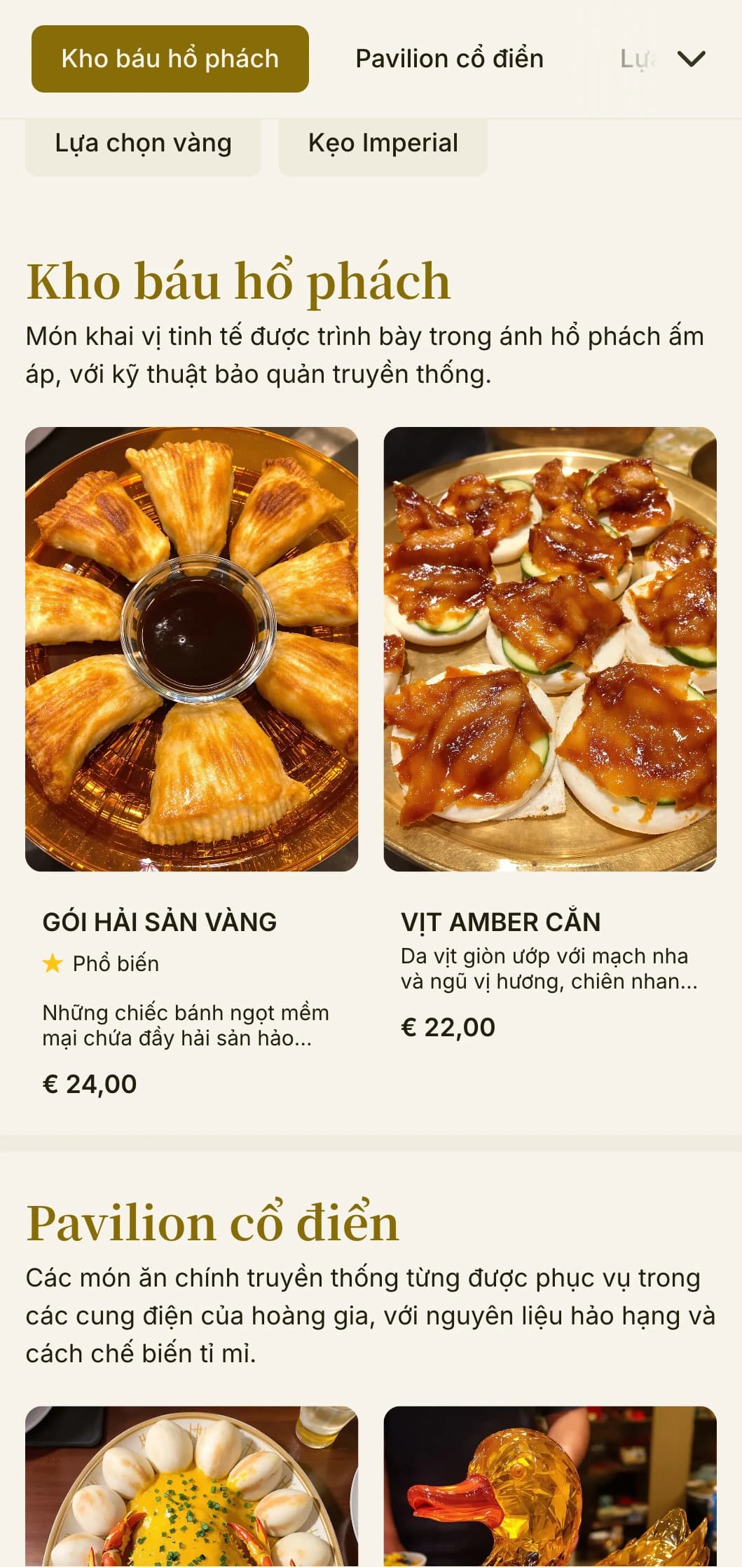 Thiết kế thực đơn Trung Hoa thanh lịch với điểm nhấn màu hổ phách và các yếu tố lấy cảm hứng từ gian hàng cho bữa tối cao cấp và ẩm thực hoàng gia.