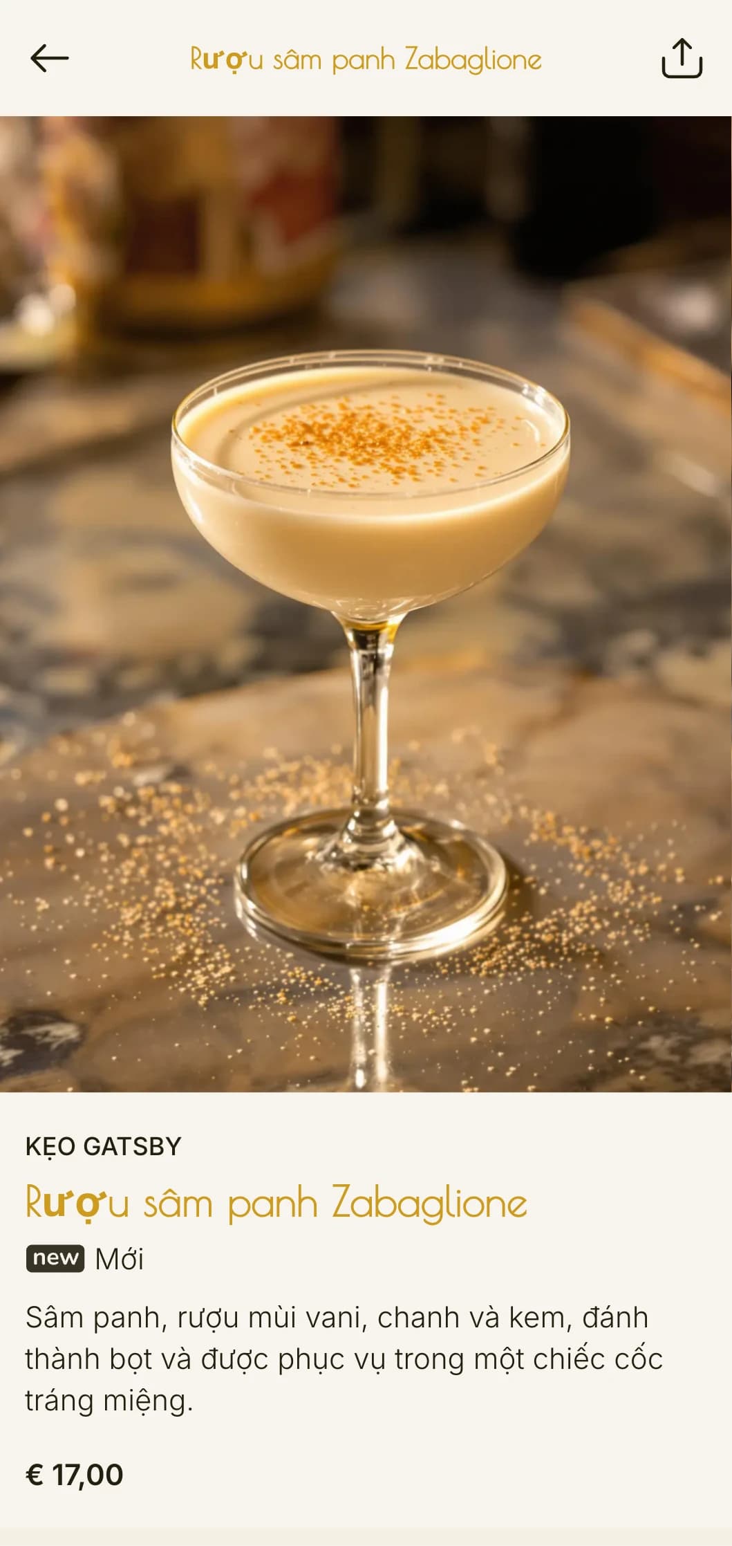 Thiết kế quyến rũ lấy cảm hứng từ những năm 1920 dành cho quầy bar và phòng chờ cocktail với họa tiết nghệ thuật trang trí và điểm nhấn màu vàng.