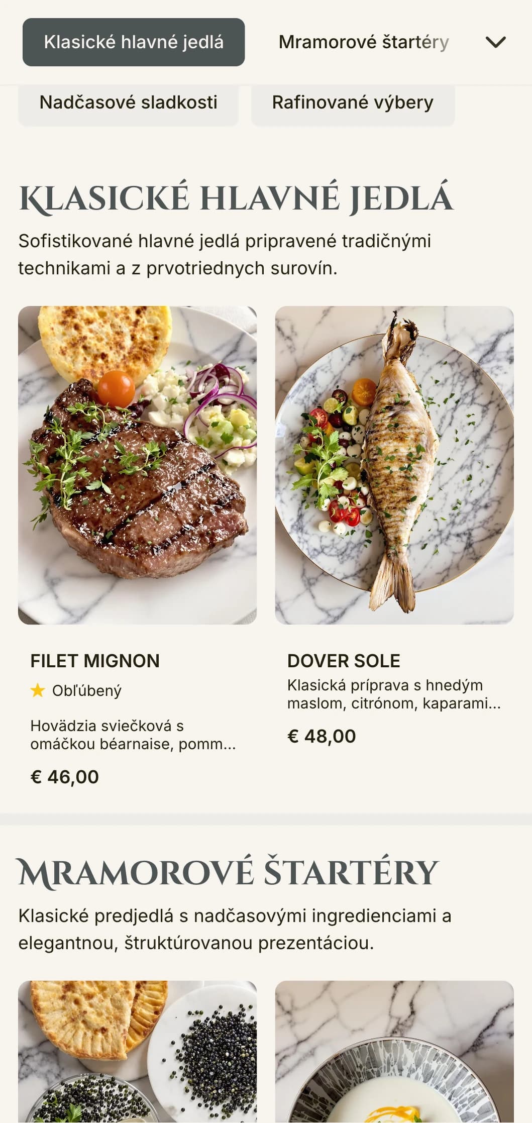 Elegantné večerné menu s mramorovými textúrami a klasickými dizajnovými prvkami je ideálne pre sofistikované stravovacie zariadenia.