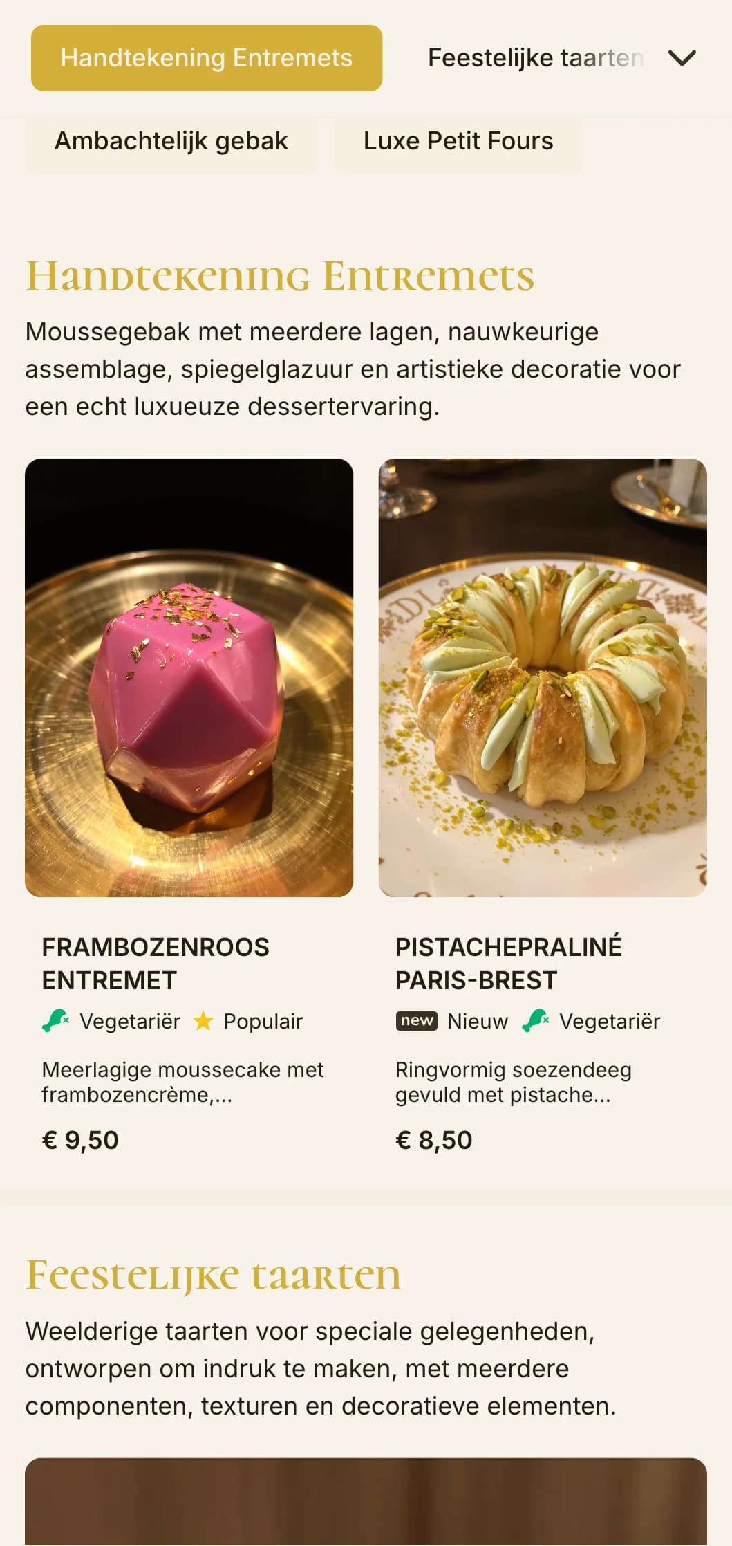 Een weelderig menuontwerp voor bakkerijen met goudaccenten, rijke kleuren en verfijnde typografie, ideaal voor luxe patisserieën en luxe dessertwinkels.